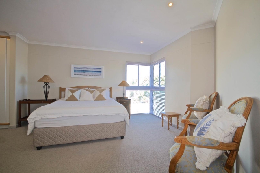 To Let 5 Bedroom Property for Rent in Sunset Beach Western Cape